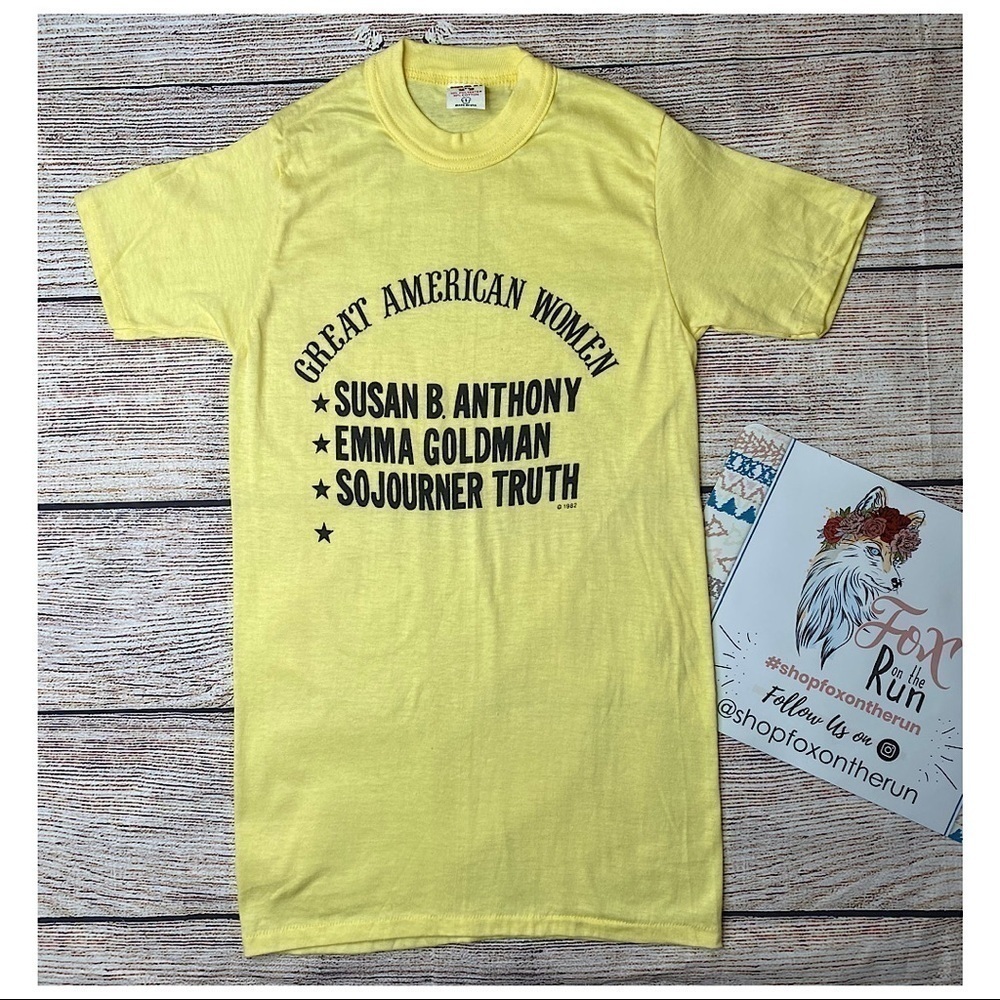 𝅺vintage 1982 Yellow “Great American Women” T-Shirt Size Small